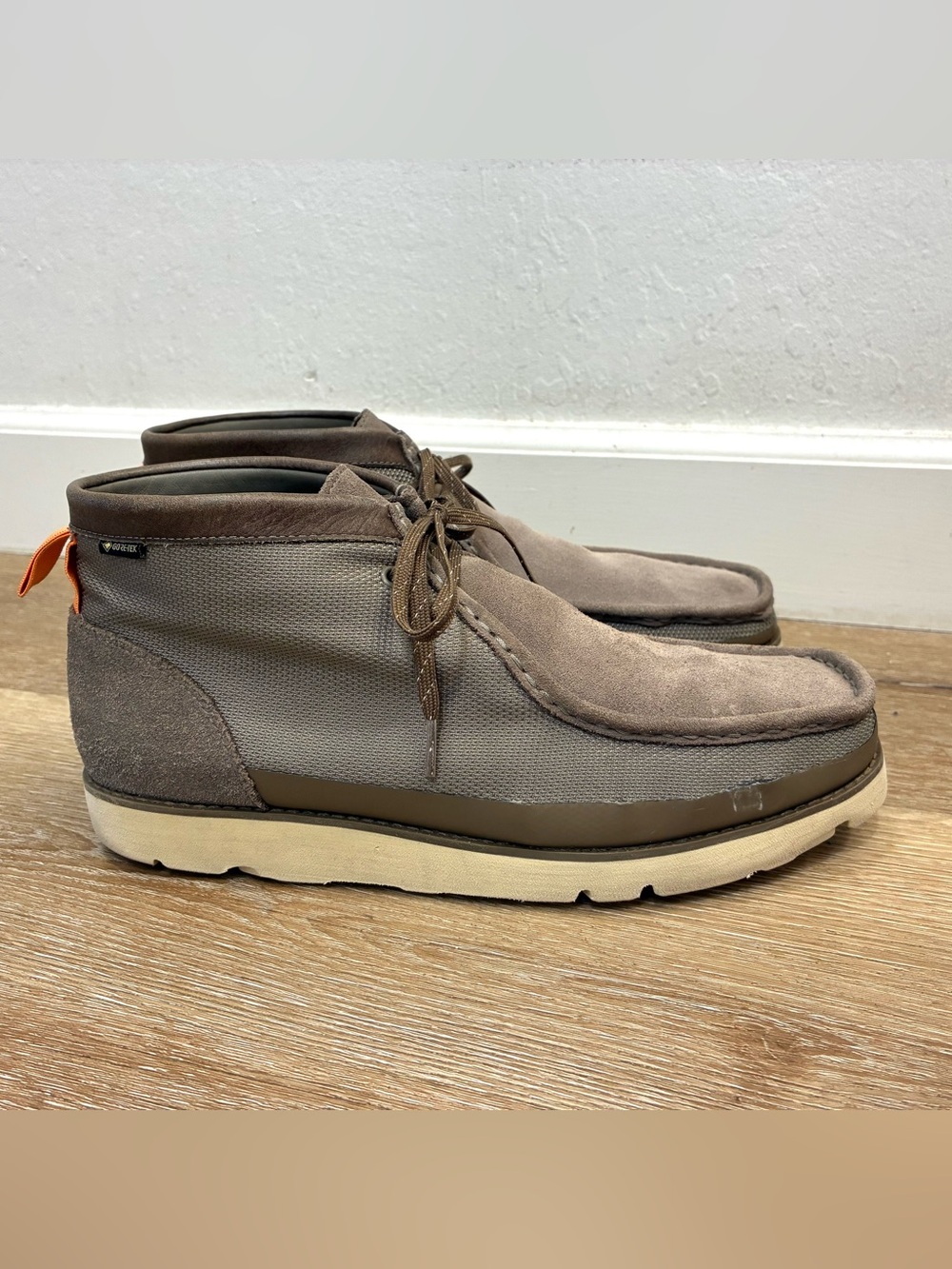 Clarks Originals Wallabee 2.0 GTX (Gore-Tex) Boots Gray Men’s US 11.5 EU 45